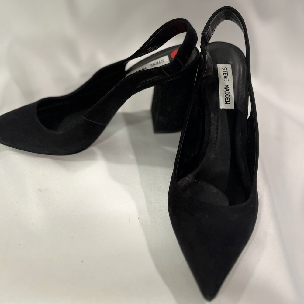 Pointed Toe Pump - Picture 3 of 5